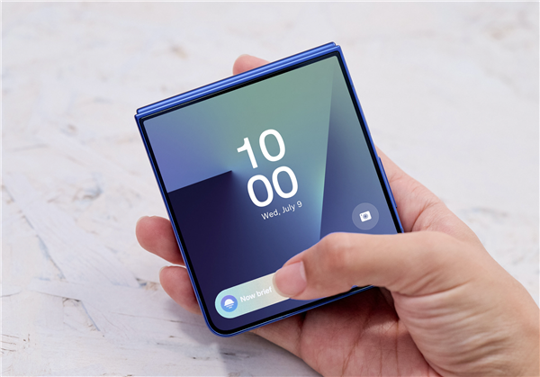 焦点平台注册:从Galaxy Fold到Galaxy Z Fold7:看三星如何定义折叠屏未来