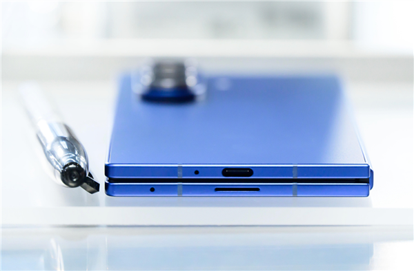 焦点平台注册:从Galaxy Fold到Galaxy Z Fold7:看三星如何定义折叠屏未来